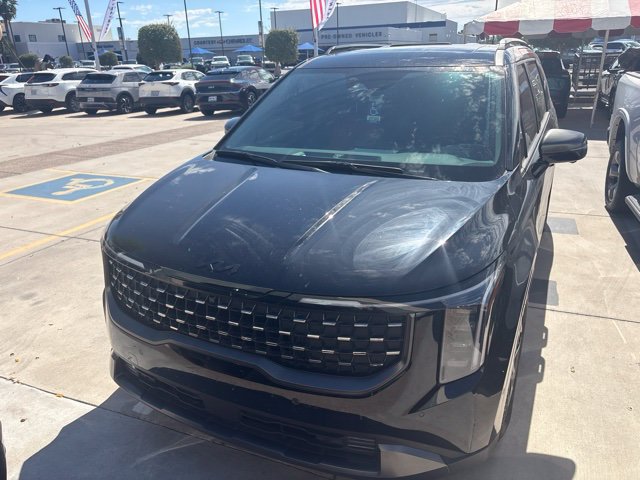 Used 2025 Kia Carnival SX FWD image 2