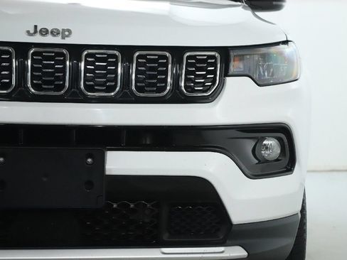 Used 2025 Jeep Compass Limited AWD/4WD image 8
