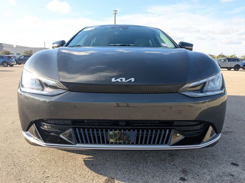 Certified 2022 Kia EV6 Wind image 3