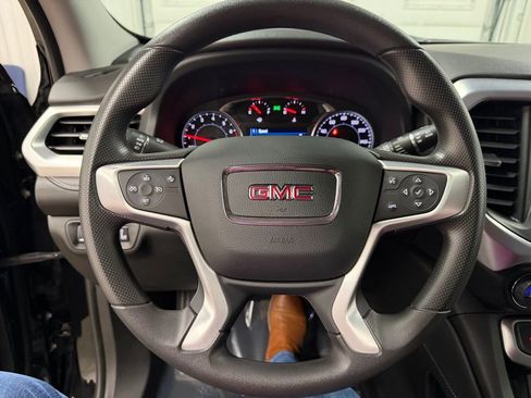 Certified 2023 GMC Acadia SLE w/ Driver Convenience Package image 40