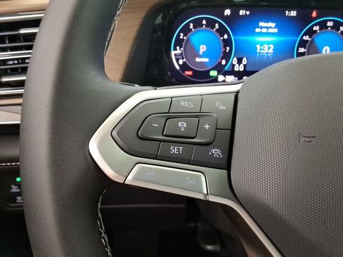 Certified 2026 Volkswagen Atlas SE w/ Panoramic Sunroof Package FWD image 25