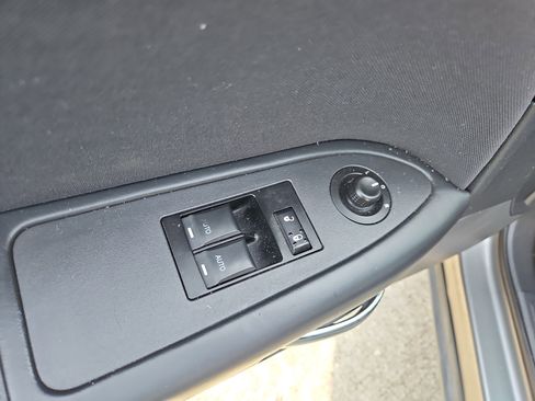 Used 2012 Dodge Challenger R/T image 11