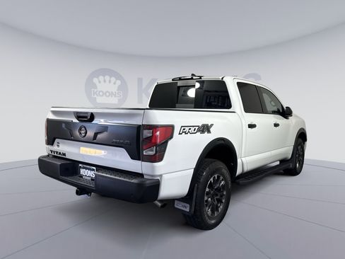 Used 2022 Nissan Titan PRO-4X w/ Off Road Protection Package AWD/4WD image 7