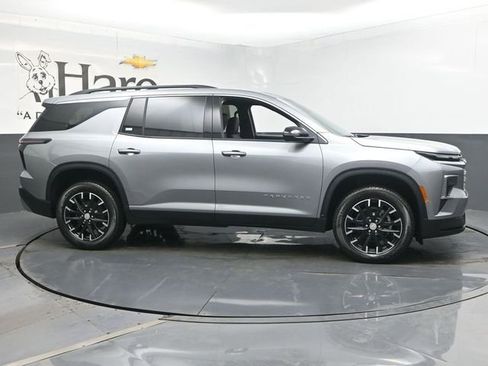 New 2026 Chevrolet Traverse LT w/ Sun and Wheel Package FWD image 1