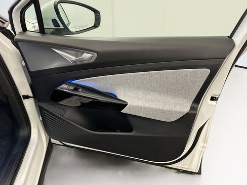 Used 2023 Volkswagen ID.4 Pro image 33