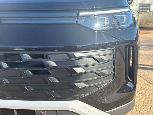 New 2026 Volkswagen Tiguan SE FWD image 7