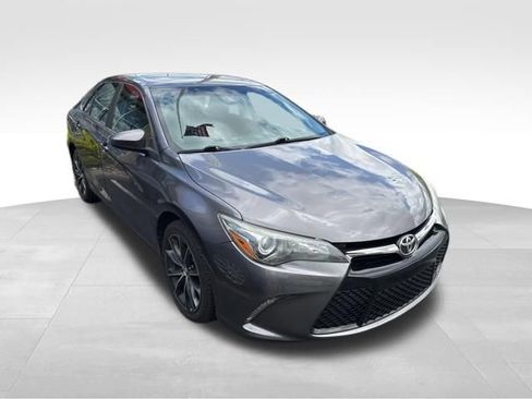 Used 2015 Toyota Camry XSE w/ Moonroof Package FWD image 3