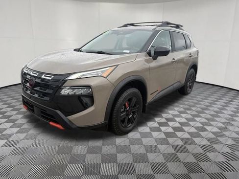 Used 2025 Nissan Rogue SV AWD/4WD image 13