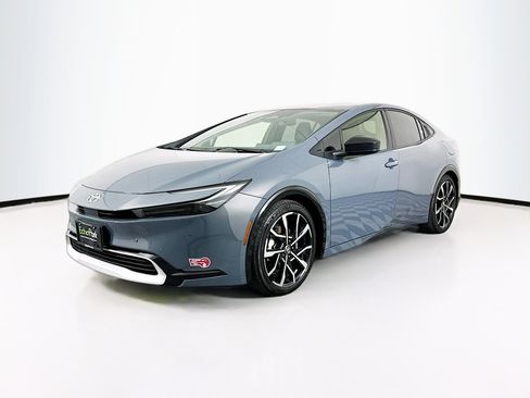 Used 2024 Toyota Prius Prime XSE image 3