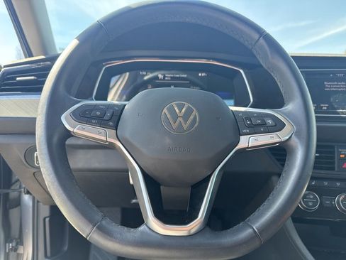 Used 2023 Volkswagen Jetta SE image 7