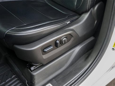 Used 2022 Chevrolet Silverado 2500 LT w/ Convenience Package image 11