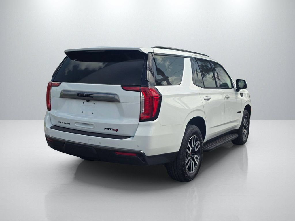 Used 2024 GMC Yukon AT4 w/ Technology Package AWD/4WD image 5