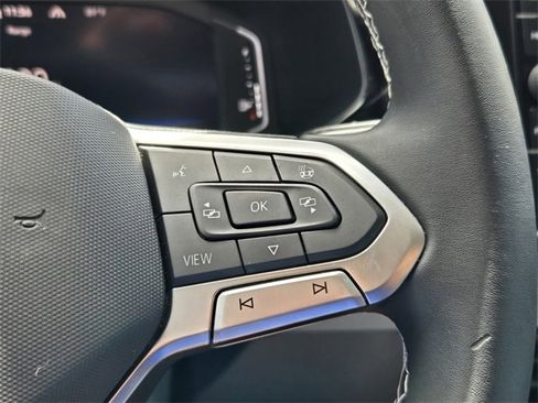 Used 2022 Volkswagen Taos SEL image 23