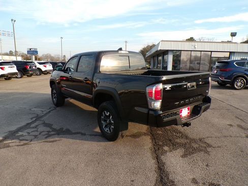Used 2023 Toyota Tacoma TRD Off-Road w/ Technology Package image 5