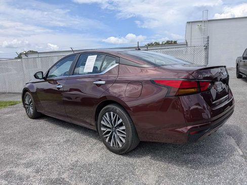 Used 2025 Nissan Altima 2.5 SV FWD image 5