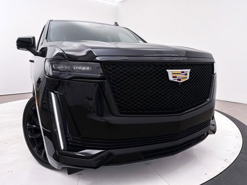 Used 2021 Cadillac Escalade Sport Platinum w/ Heavy-Duty Trailer Package image 9