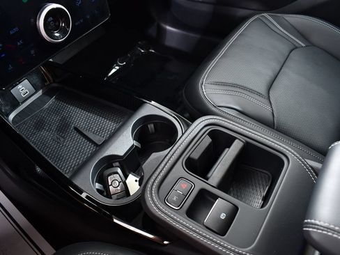 Used 2025 Ford Mustang Mach-E Premium AWD/4WD image 30