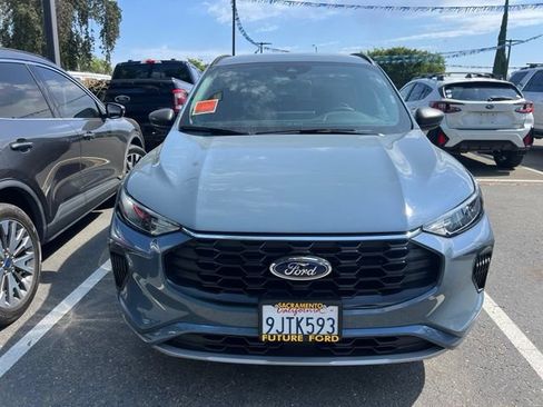 Used 2023 Ford Escape ST-Line w/ Tech Pack #1 AWD/4WD image 2