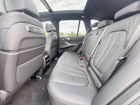 Used 2026 BMW X5 xDrive50e w/ Premium Package image 19