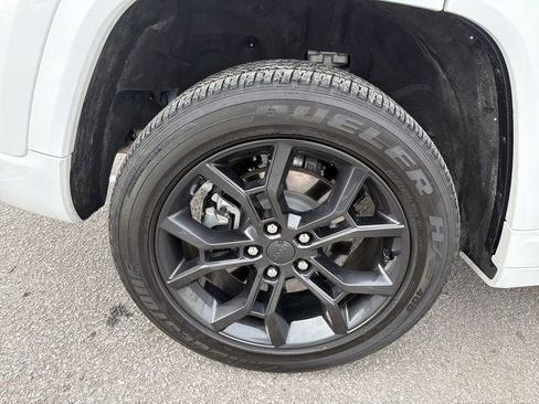 Used 2024 Jeep Grand Cherokee Limited 4xe image 32