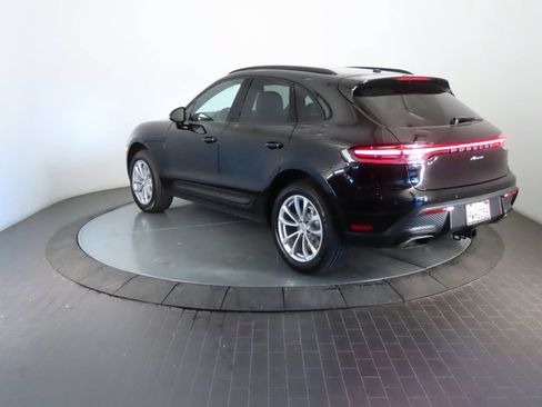 Certified 2026 Porsche Macan AWD/4WD image 3