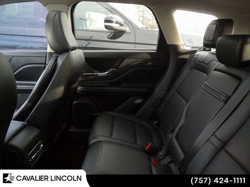 Certified 2023 Lincoln Corsair Standard w/ Equipment Group 101A image 7