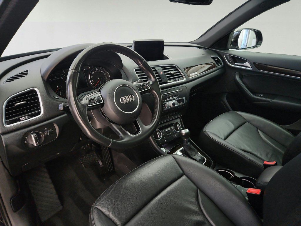 Used 2016 Audi Q3 2.0T Premium Plus w/ Technology Package AWD/4WD image 10