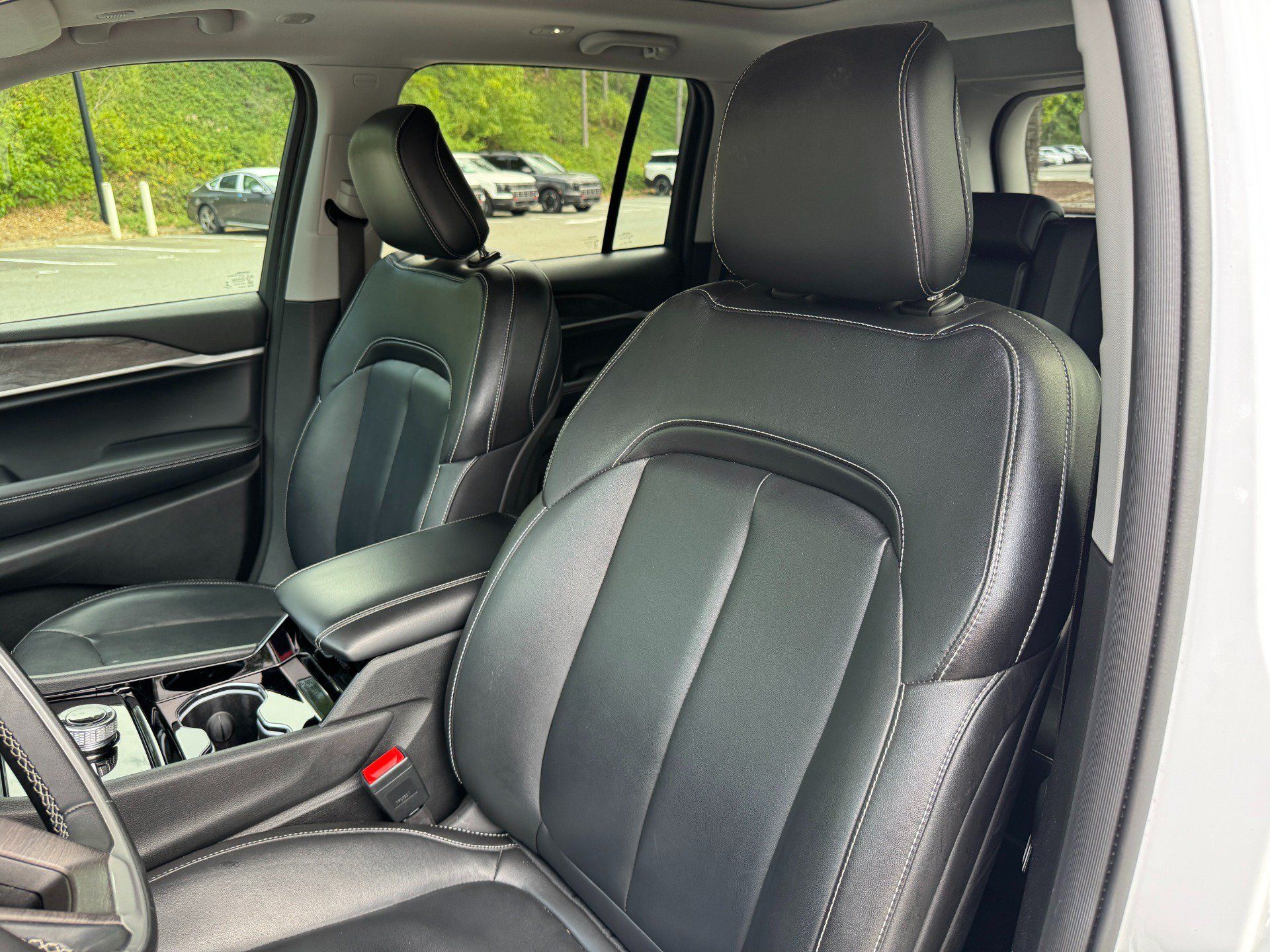 Used 2022 Jeep Grand Cherokee Limited AWD/4WD image 30