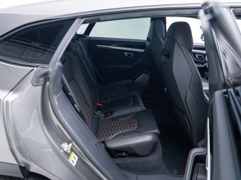 Used 2021 Lamborghini Urus image 39