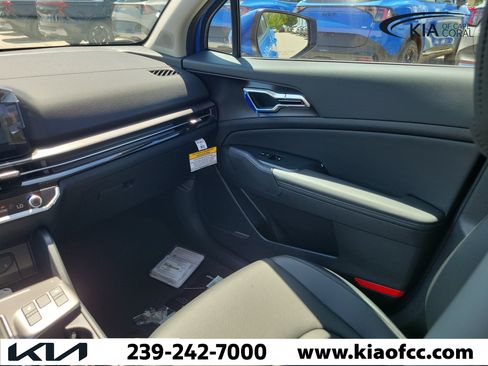 New 2026 Kia Sportage EX w/ EX Panorama Roof Package FWD image 17