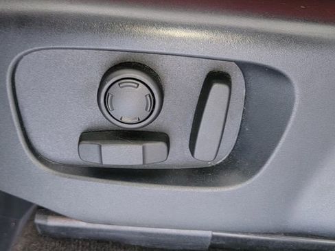 Used 2024 Land Rover Range Rover Velar Dynamic SE image 33