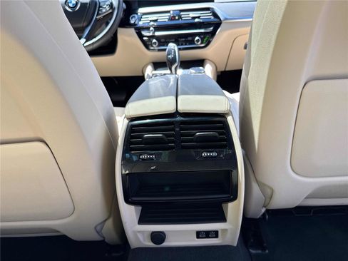 Used 2023 BMW 530i w/ Convenience Package RWD image 29