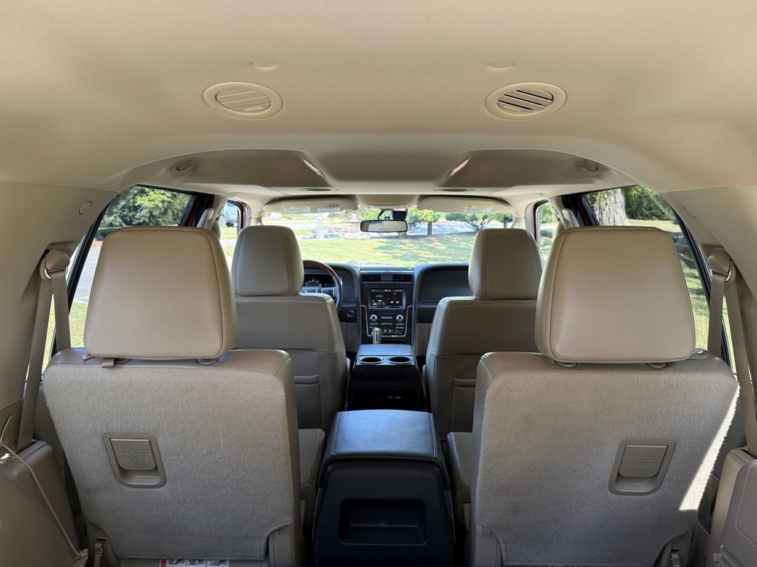Used 2015 Lincoln Navigator 4WD w/ Equipment Group 101A Reserve image 42
