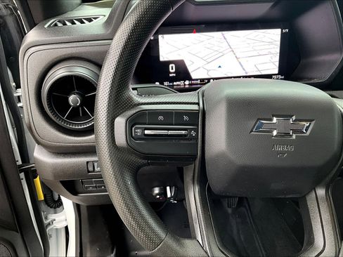 Used 2025 Chevrolet Colorado Trail Boss AWD/4WD image 12