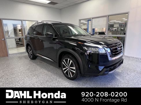 Used 2024 Nissan Pathfinder Platinum w/ Cargo Package image 1