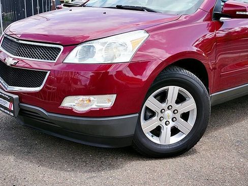 Used 2011 Chevrolet Traverse LT w/ Personal Connectivity Package AWD/4WD image 3