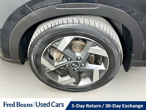 Used 2023 Hyundai Venue SEL image 31
