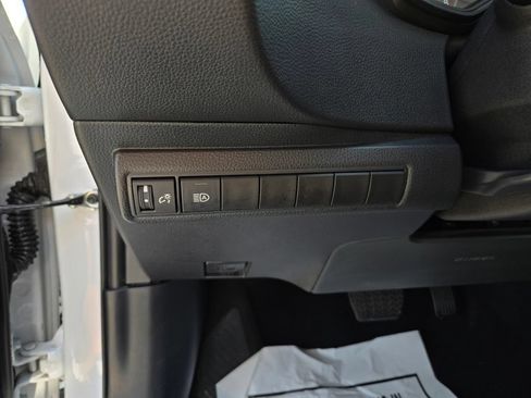 Used 2025 Toyota Corolla LE FWD image 14