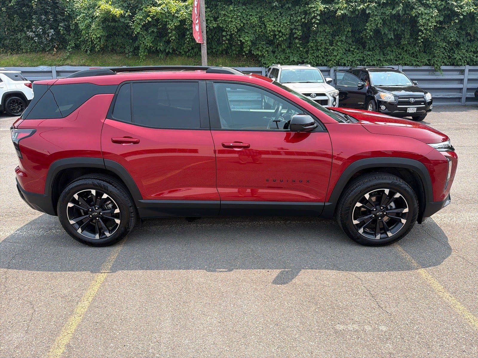 Used 2025 Chevrolet Equinox RS w/ Safety and Technology Package AWD/4WD image 5