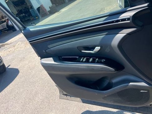 Used 2023 Hyundai Tucson Limited AWD/4WD image 16