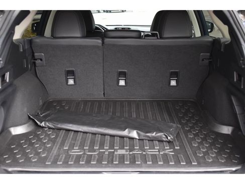 Used 2023 Subaru Outback Limited image 25