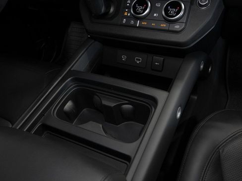 Used 2023 Land Rover Defender 90 V8 image 50