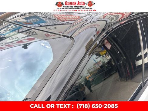 Used 2017 Land Rover Discovery Sport HSE image 13