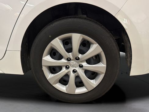 Used 2024 Toyota Corolla LE AWD/4WD image 27