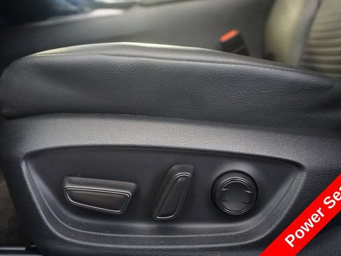 Used 2024 Toyota Camry SE AWD/4WD image 6