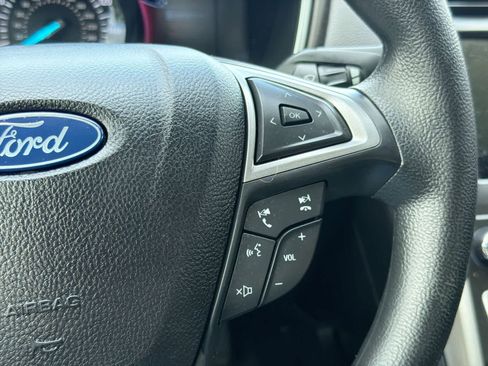 Used 2020 Ford Fusion SE FWD image 25