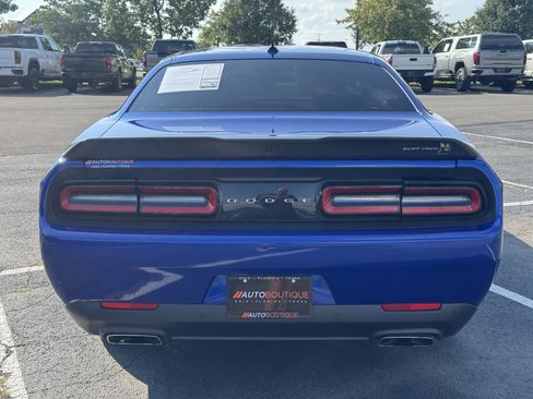 Used 2022 Dodge Challenger R/T Scat Pack w/ Driver Convenience Group RWD image 13