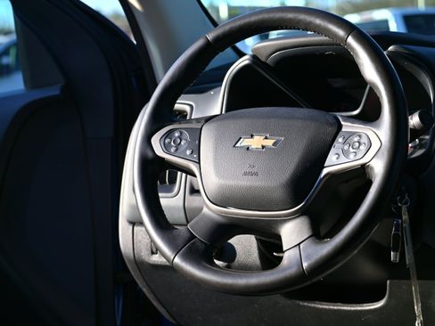 Used 2019 Chevrolet Colorado Z71 image 12
