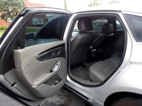 Used 2017 Chevrolet Impala LT image 14