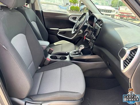 Used 2024 Kia Soul LX w/ Option Group 015 FWD image 48